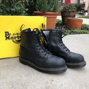 Dr. Marten Black Maple Zip Boots